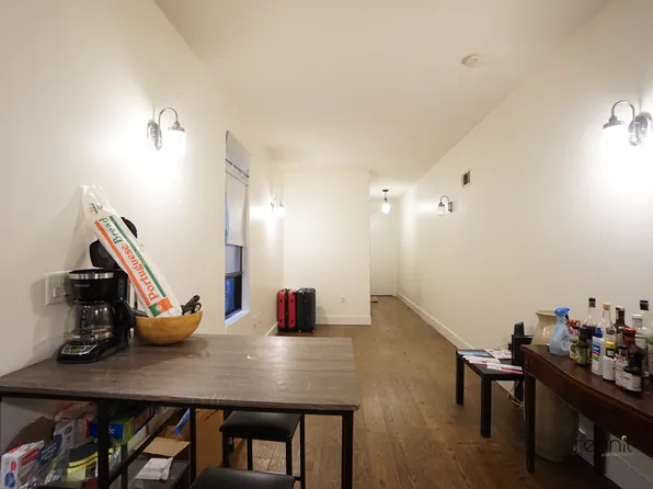 1689 Gates Avenue image 5 of 21