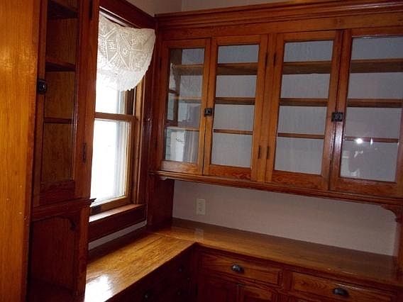 5th image of 2852 N Farwell Ave