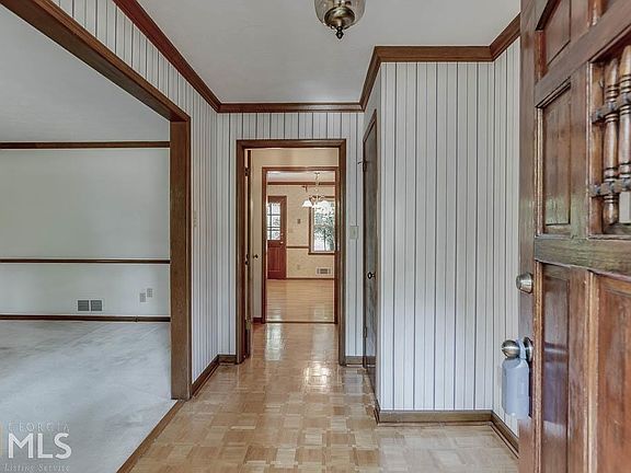 4th image of 1542 Bentwood Dr