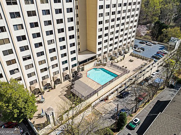 3rd image of 2479 Peachtree Rd NE APT 1716