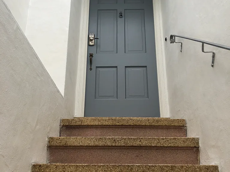 72 Robblee Ave — Photo 3
