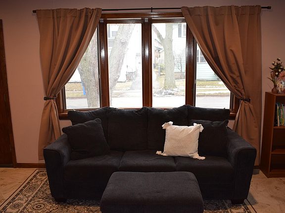 Covered Porch w/ Bay Window