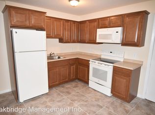 121 North St APT 3B, Seymour, CT 06483