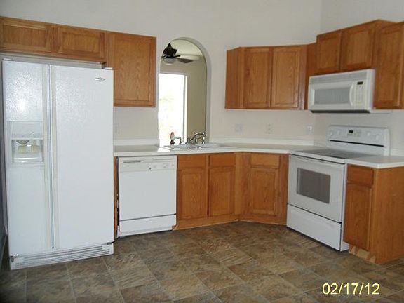 3rd image of 885 11th Dr