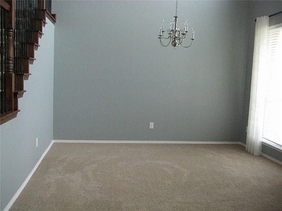 4th image of 11251 Bakersfield Dr