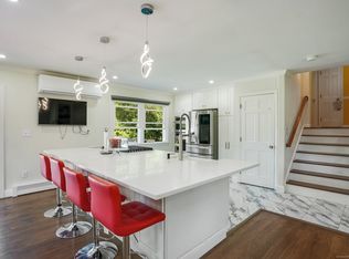 32 Ox Dr, Brookfield, CT 06804