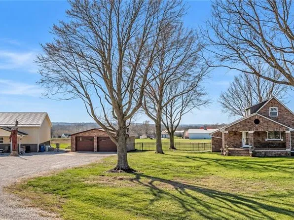 981 S 9th St, Odessa, MO 64076