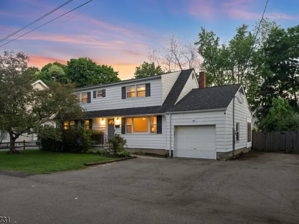 11 W Maple Ave, Roxbury Twp., NJ 07876