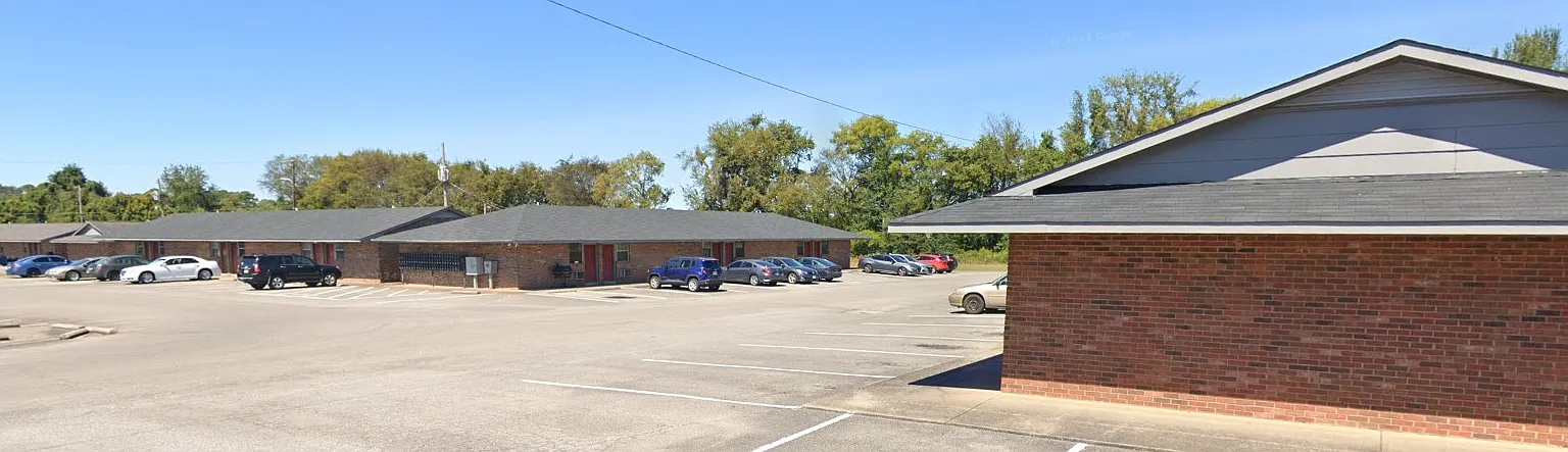 Stateline Apartments — Photo 4