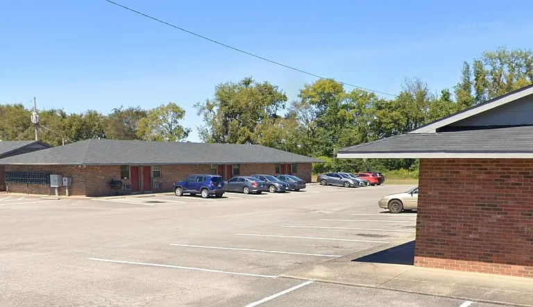 Stateline Apartments — Photo 4