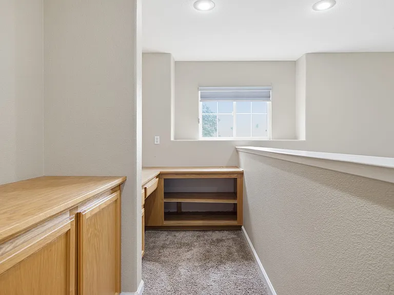 722 Summer Ln — Photo 14