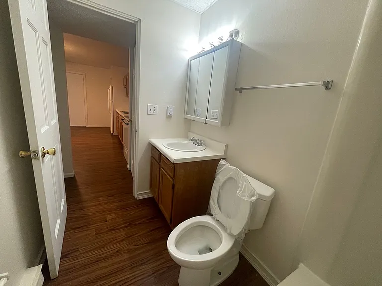 Meadow Creek Apartments — Photo 10