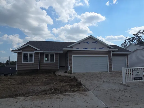 1833 Holly Meadow Ave SW, Cedar Rapids, IA 52404