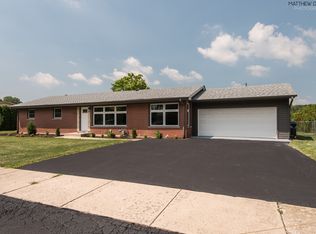 9010 S 87th Ave, Hickory Hills, IL