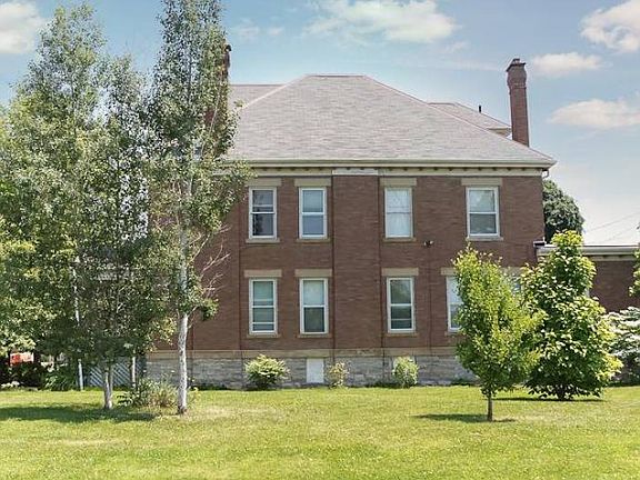 Side View of 1305-1307 Br