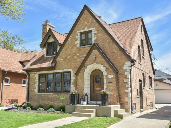 2608 N 71st STREET, Wauwatosa, WI 53213