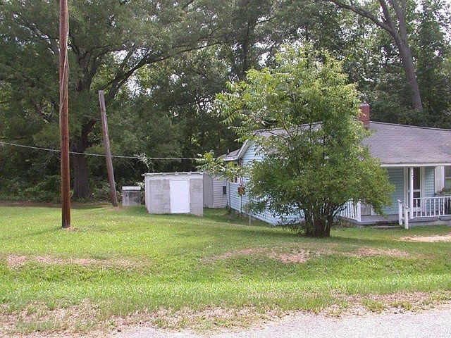 2nd image of 543 Davis St