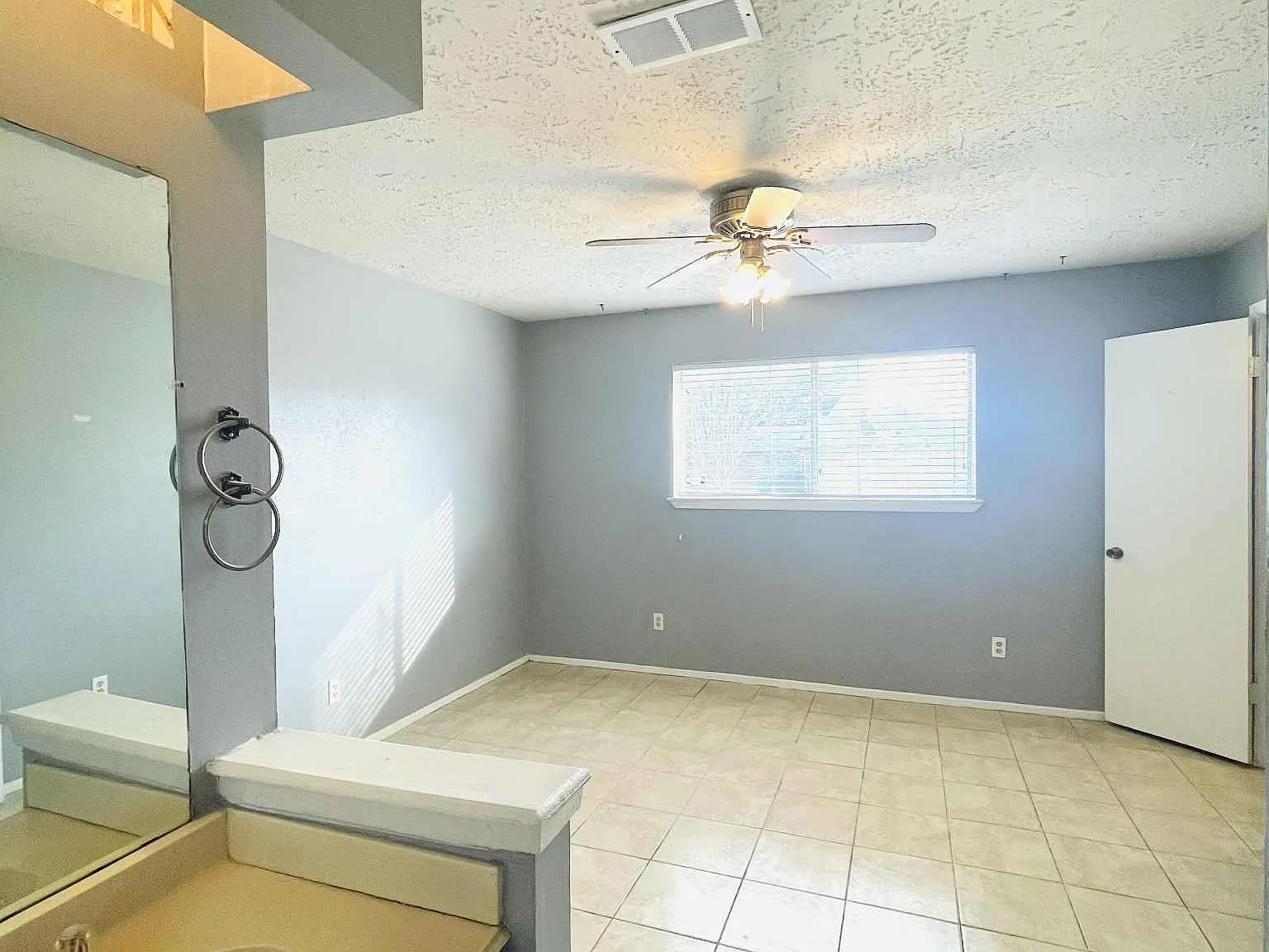 3 bed, 1477 sqft, $1,850 — Photo 4