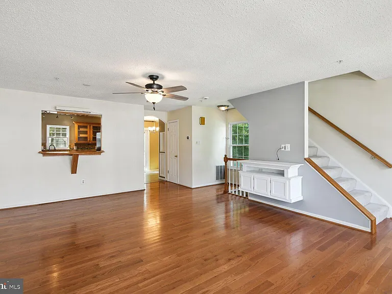 1511 Ashburnham Dr — Photo 7