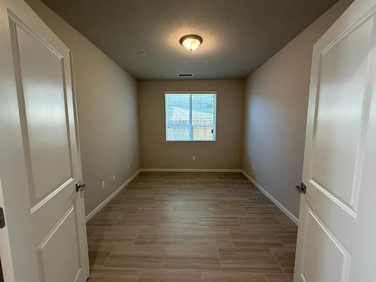 660 Atlantica Dr S — Photo 15