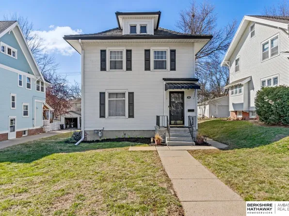5005 Davenport St, Omaha, NE 68132