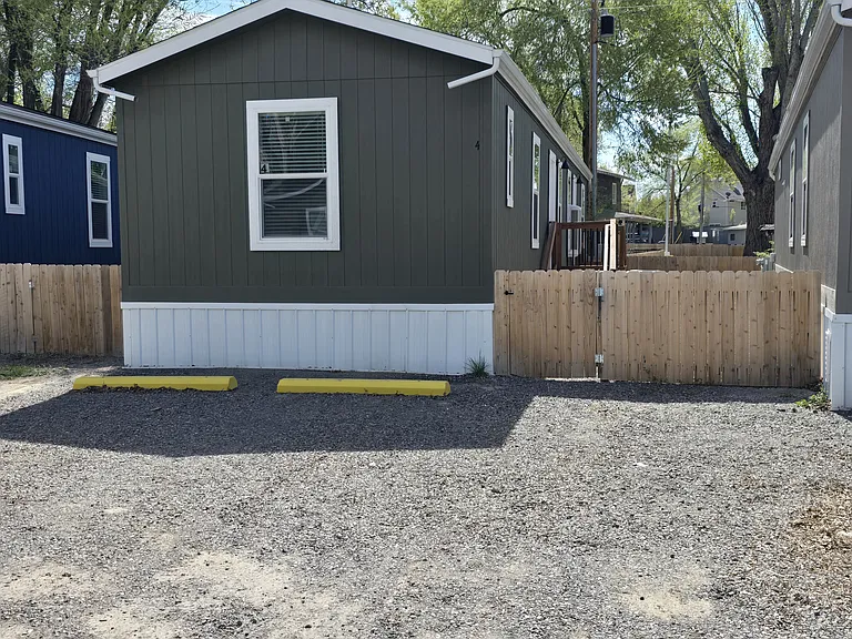 4 T Rd — Photo 2