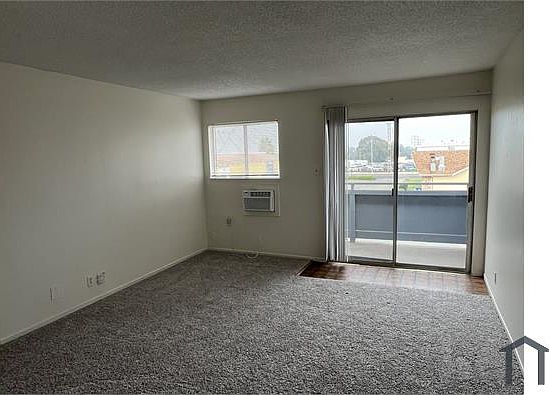 1st image of 100 Clearland Dr