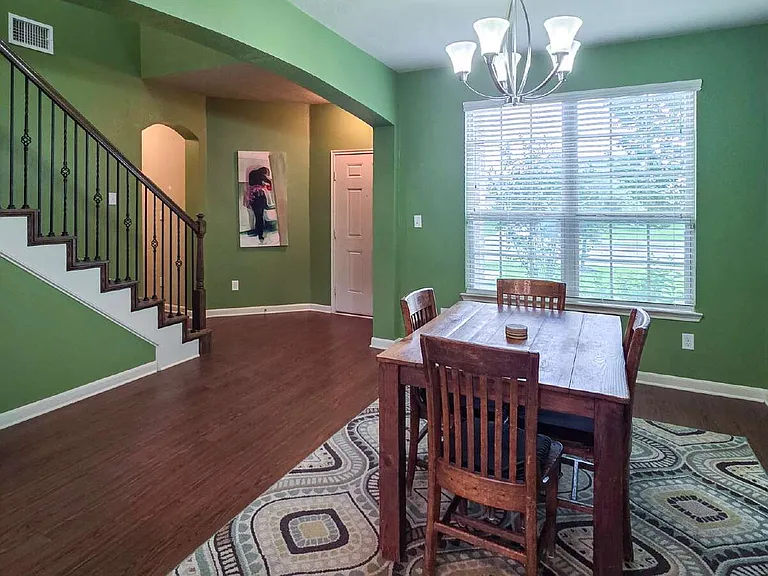2025 Stubbs Dr — Photo 5
