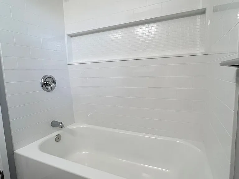 351-361 Millar Avenue — Photo 11