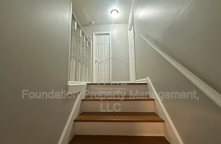 8559 Chippingham Dr — Photo 11