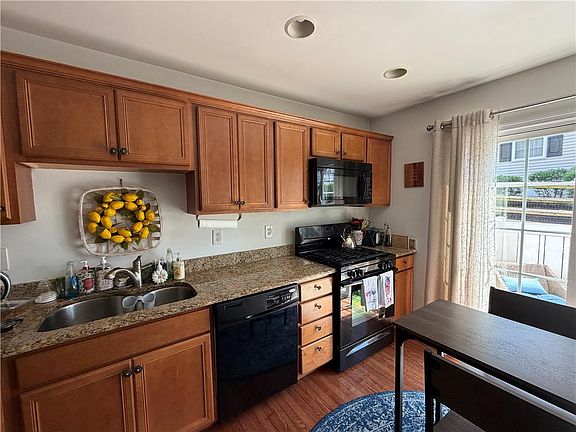 4th image of 4177 Bunker Hill Dr N