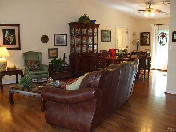 5th image of 220 Farley Branch Dr