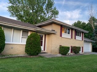 1937 N Old Hicks Rd, Palatine, IL