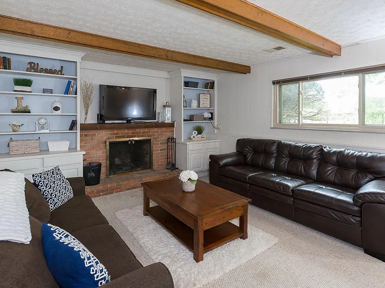 1617 Slade Ave — Photo 24