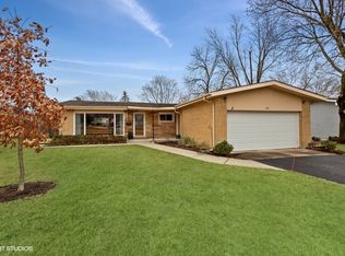 203 Skyline Dr, Barrington, IL 60010