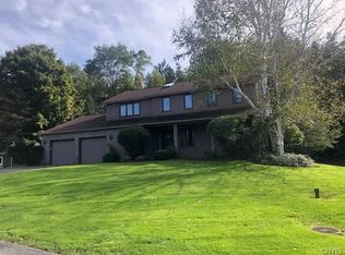 8037 Merrimac Dr, Manlius, NY 13104