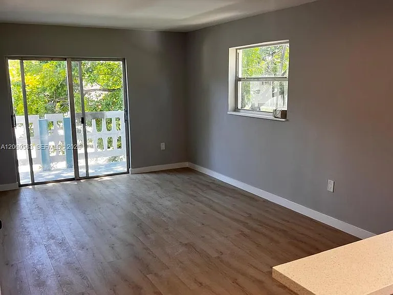7820 NE Bayshore Ct #208 — Photo 5