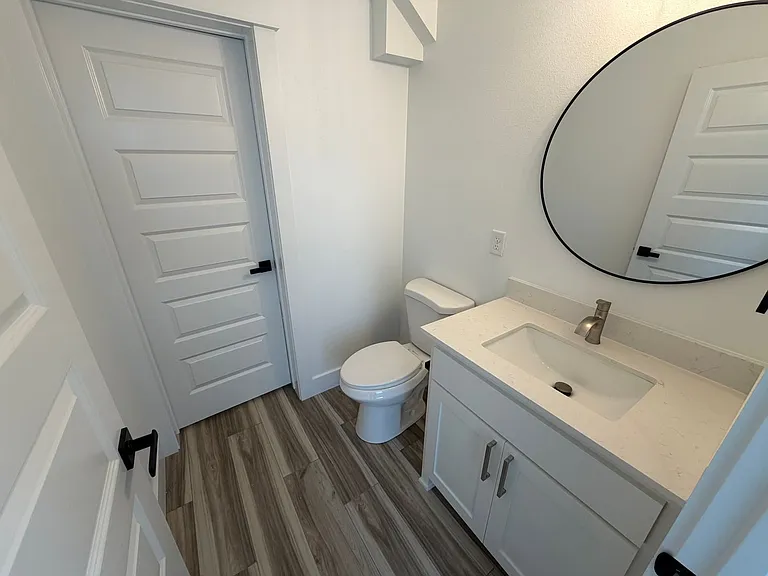 916 N Sang Ave #B — Photo 14