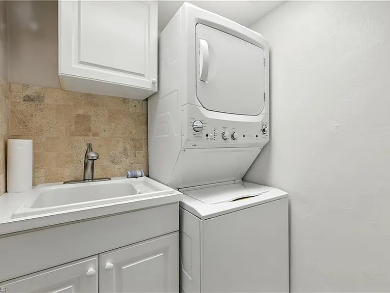 26000 Hickory Blvd #204 — Photo 26