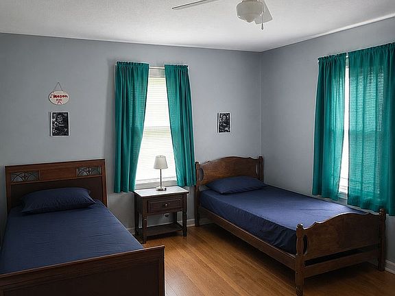 5th image of 20914 Glenwood Ave
