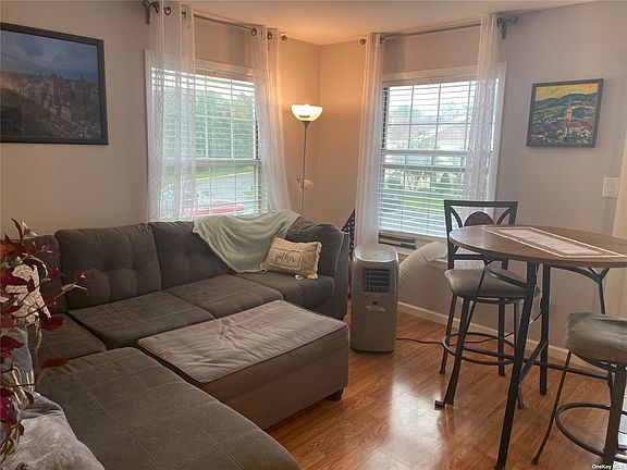 3rd image of 188 Fairview Cir #188
