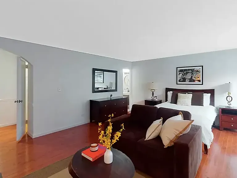 330 E 49th St #12A — Photo 13