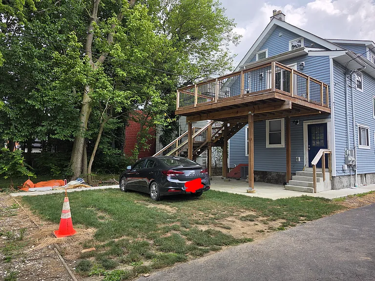 1588 Franklin Ave — Photo 21