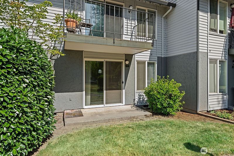 4th image of 1868 Central Place S #59