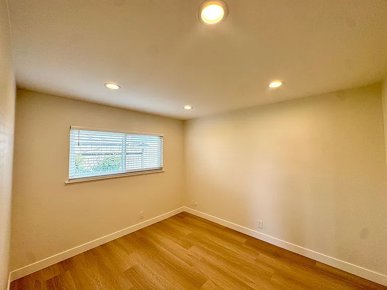 19282 Salmon Ln — Photo 14