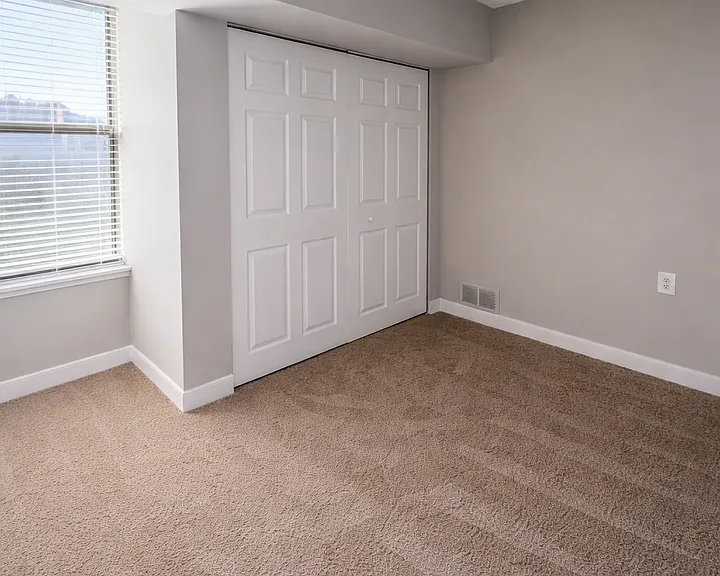 Monroe Park Towers Apartments — Photo 11