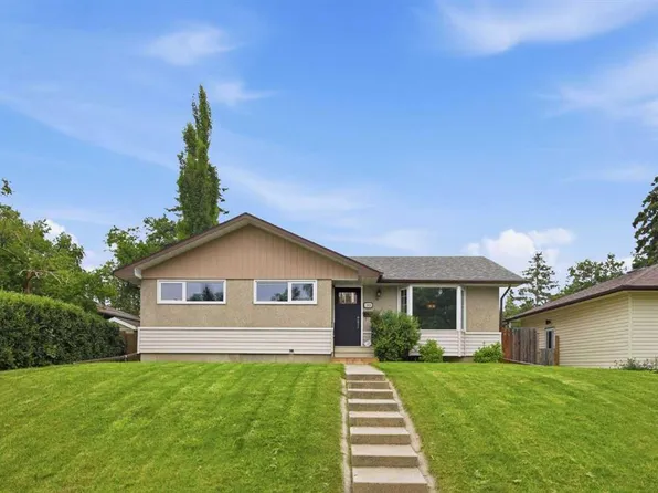 2828 W 45th St SW, Calgary, AB T3E 3T4