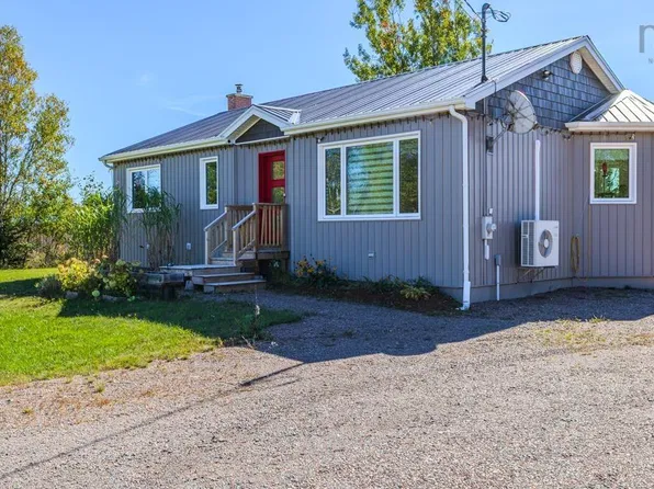 7048 Highway 2, Portapique, NS B0M 1B0