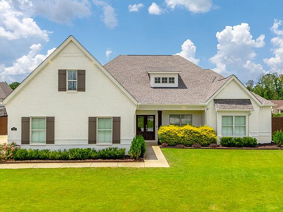 2nd image of 100 Orchard Dr