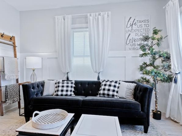 221 W Queen St APT 2